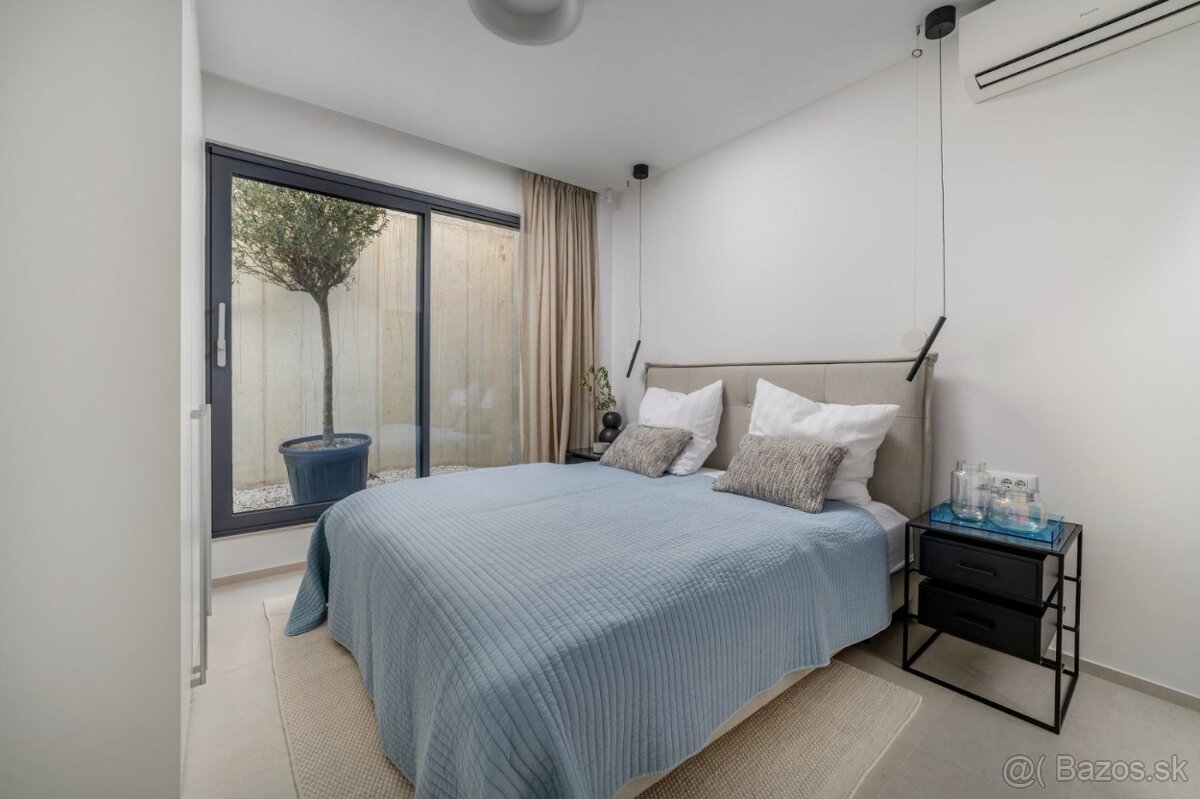 Chorvátsko, luxusná vila 80 metrov od mora. - 7