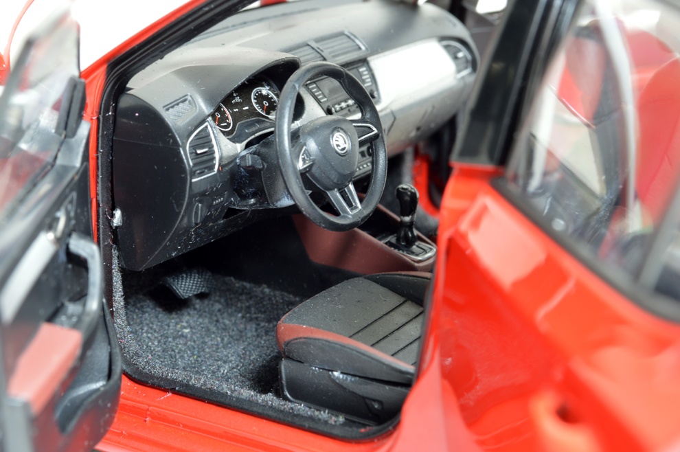 Predám kvalitný model PAUDI 1:18 , Škoda Fabia 3 ročník, 201 - 7