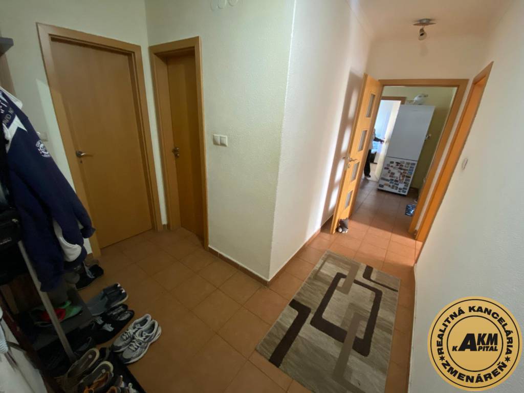 REZERVOVANÝ 3 izbový tehlový byt Zvolen - širšie centrum - 7