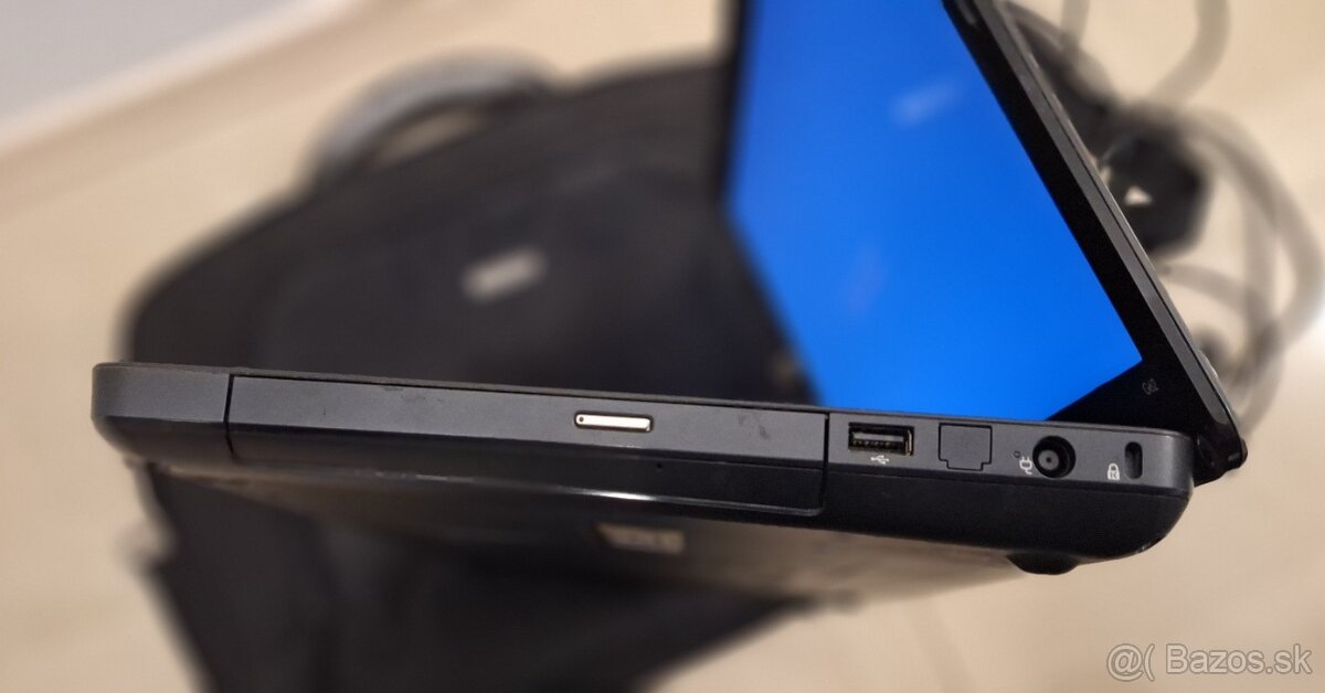 Predám notebook HP G62 i3 - 7