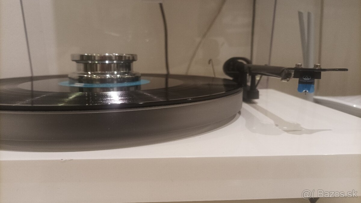 Pro-ject Debut Carbon (DC) - 7