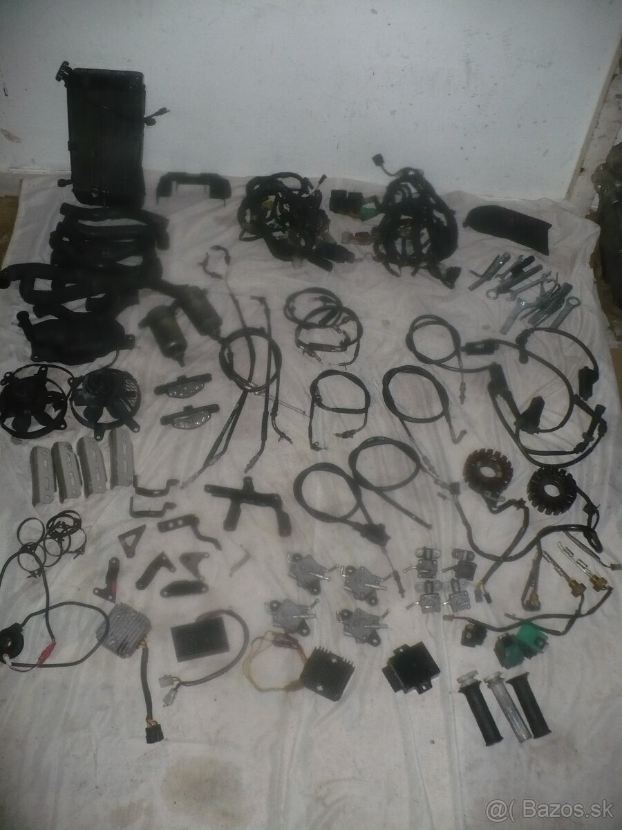 Suzuki SV 650 r.98- 02-díly ze tří kusů - 7