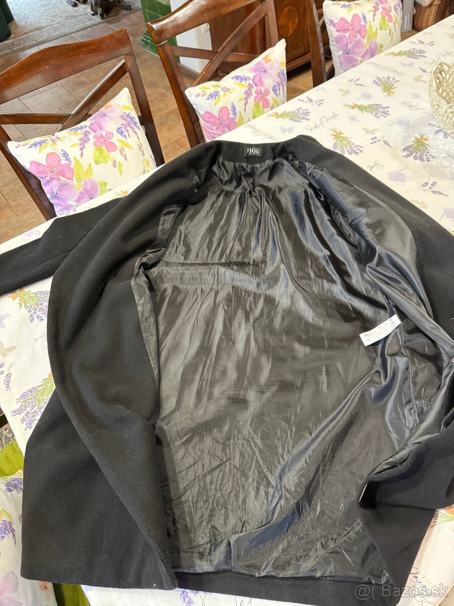 Čierny dámsky kabat - 7