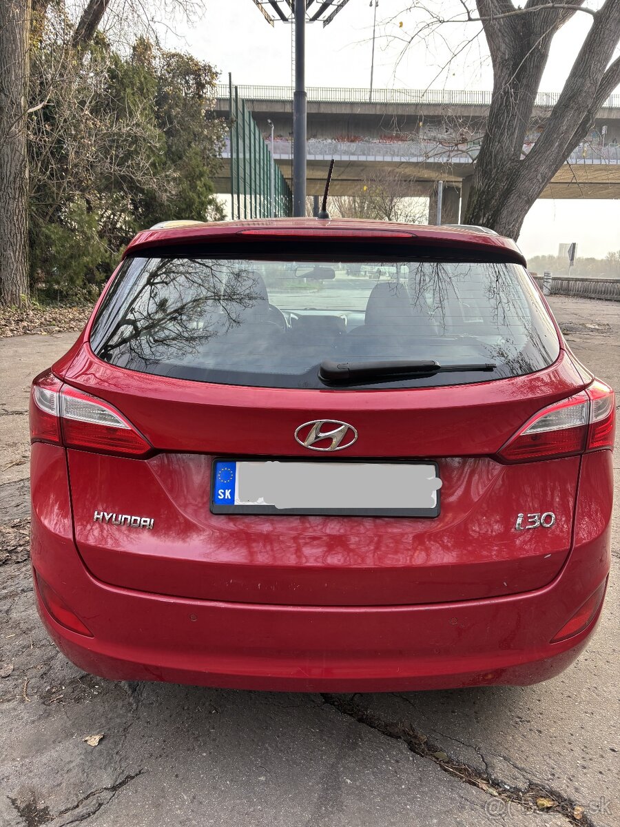Hyundai i30 kombi 1.6 benzí 88kW 2013 - 7