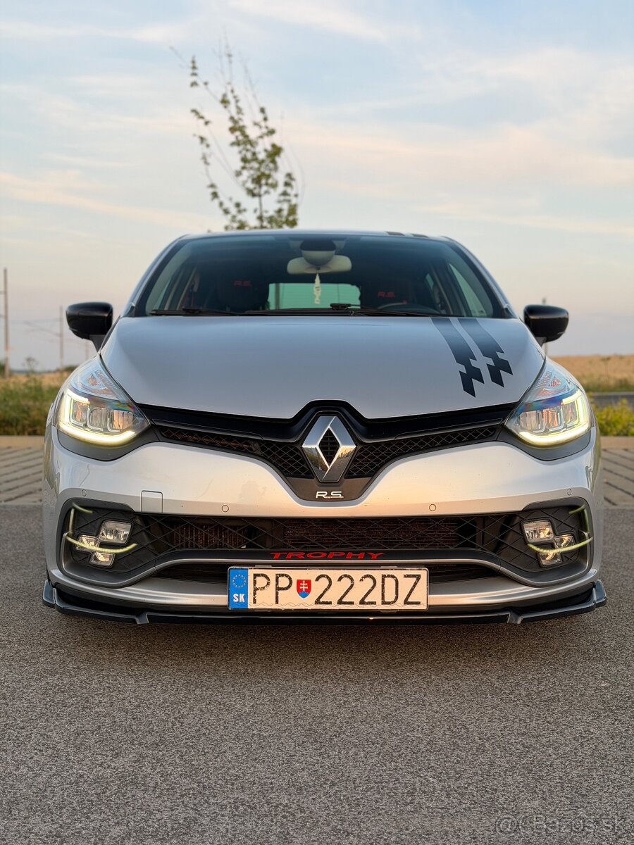 RENAULT CLIO RS TROPHY AKRAPOVIČ - 7