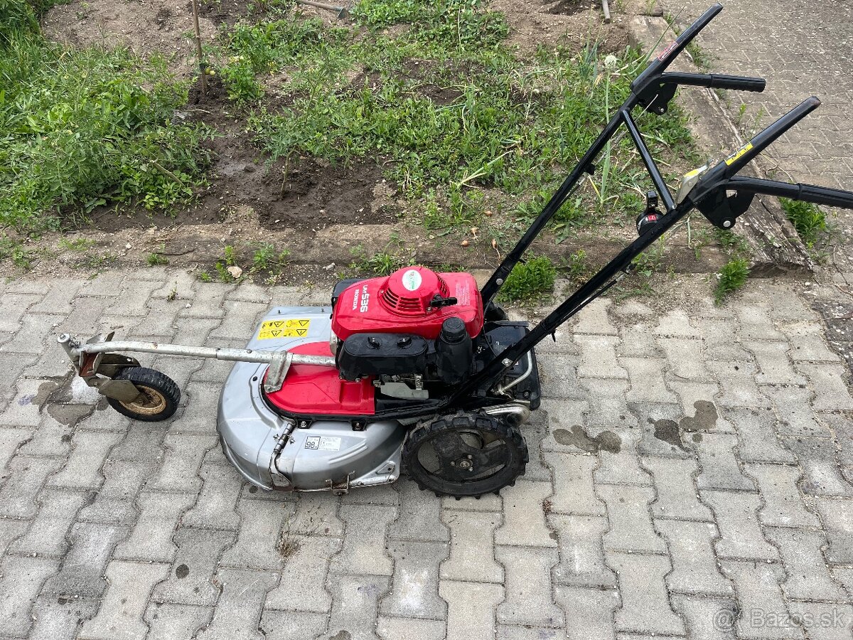 Predám profesionálnu kosačku Honda UM536 - 7