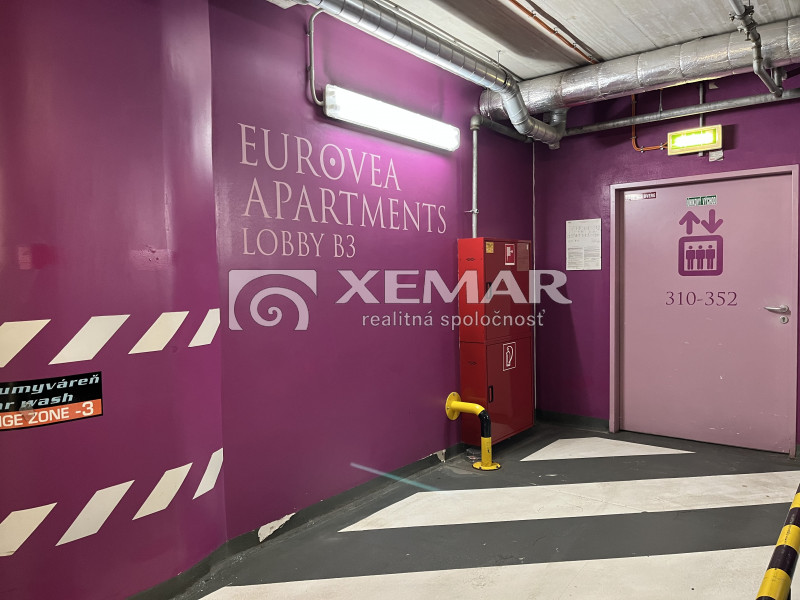Prenájom - garážové park.státie v OC Eurovea - 7