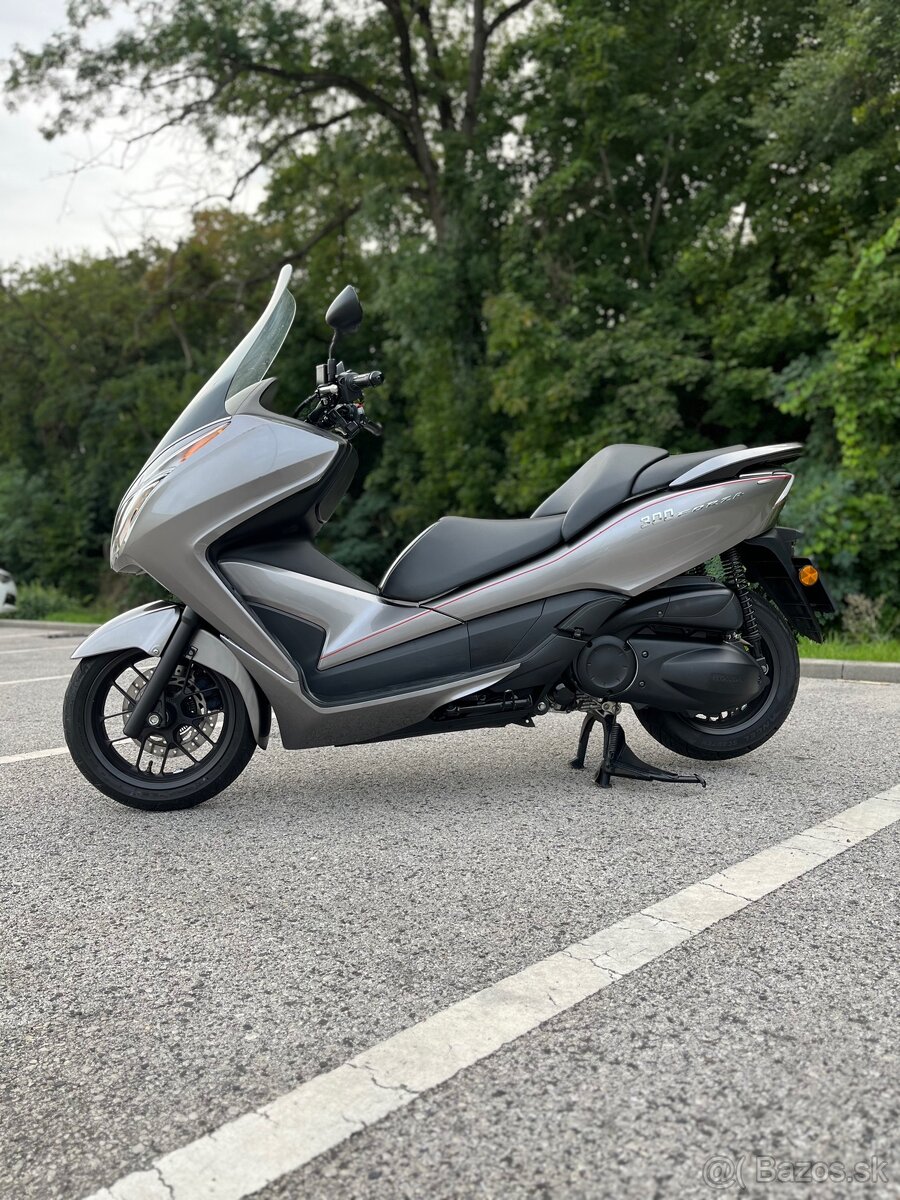 Honda Forza 300 - 7