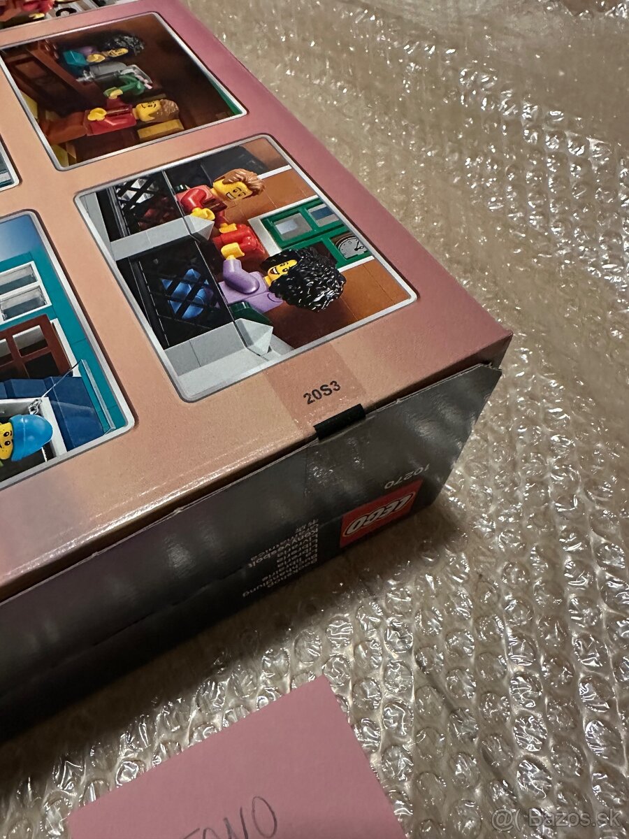 LEGO® 10270 Modular Bookshop - 7