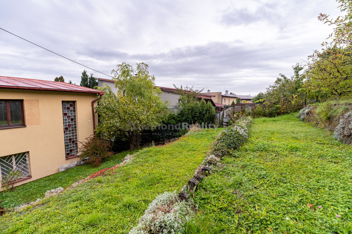 NA PREDAJ 6 IZBOVÝ RODINNÝ DOM S DVOMI BYTOVÝMI JEDNOTKAMI | - 7