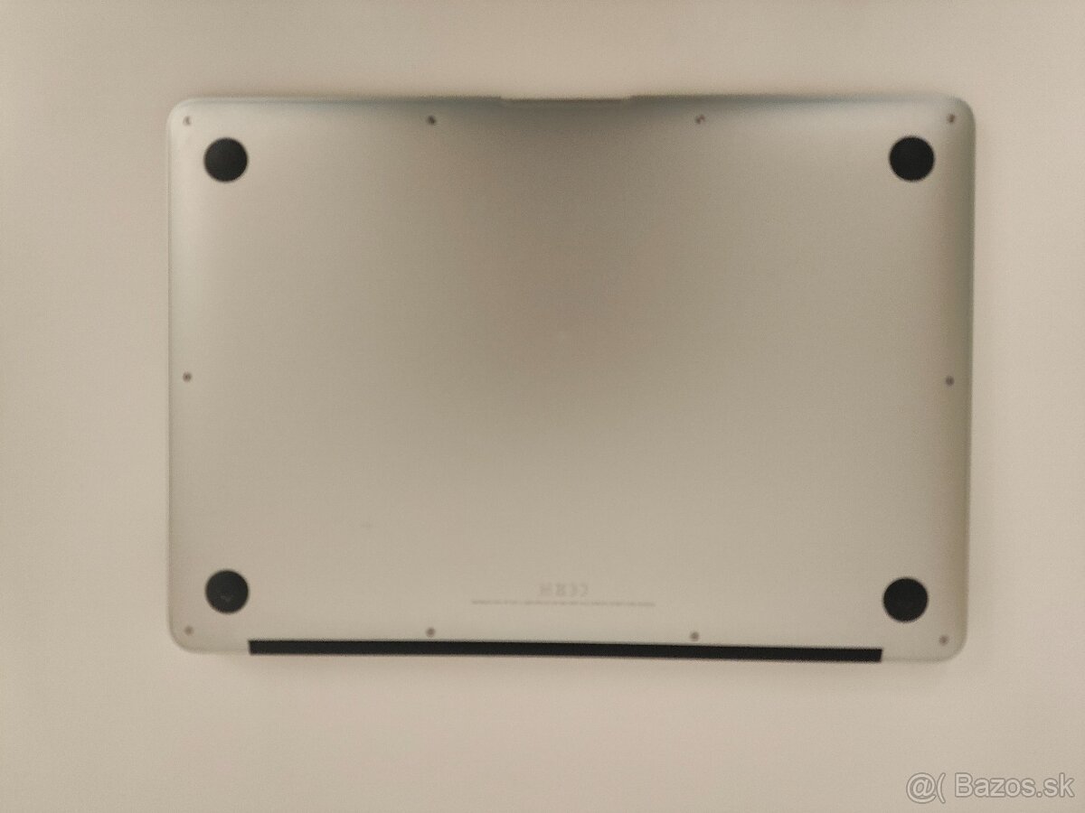 MacBook Air A1466 (2017) | i5 | 8 GB RAM | 128 GB SSD - 7