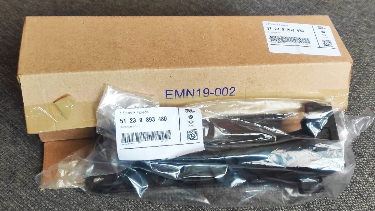 držiak páčky otvárania prednej kapoty na BMW - 7