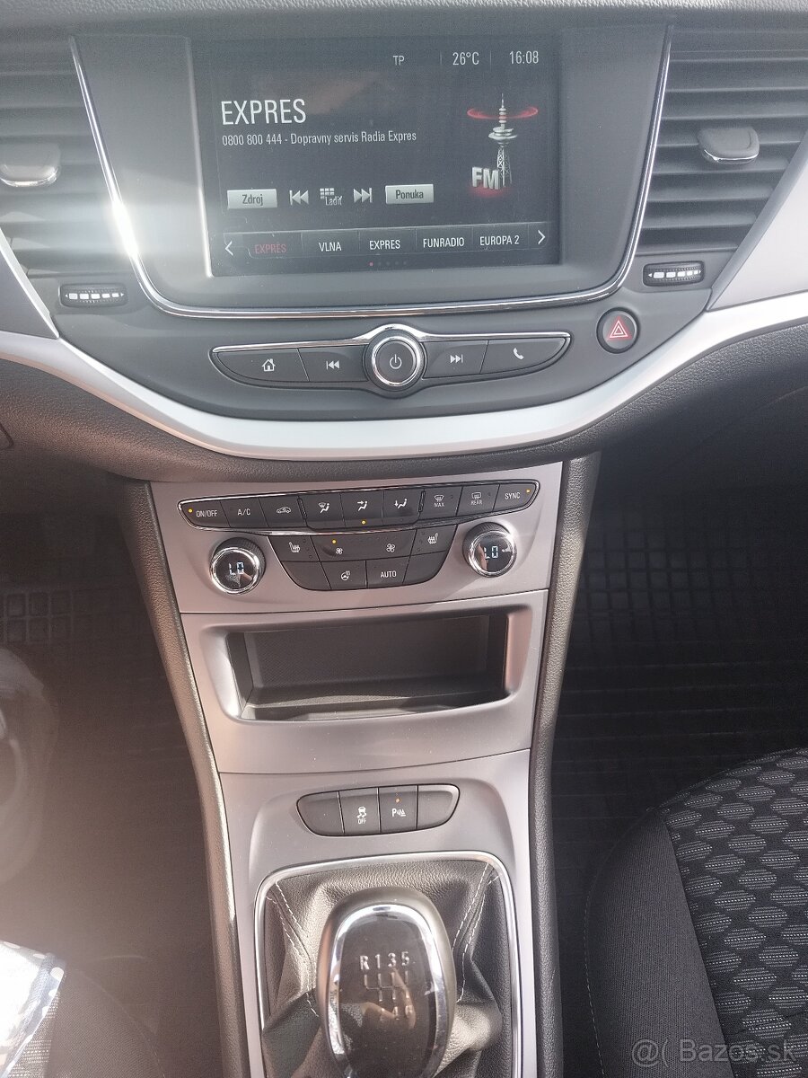 Opel Astra ST 1,4Turbo 92kW - 7