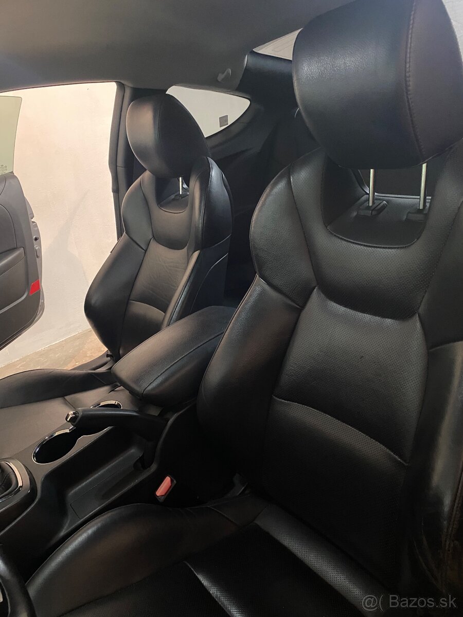 Hyundai Genesis Coupe 2.0T - 7