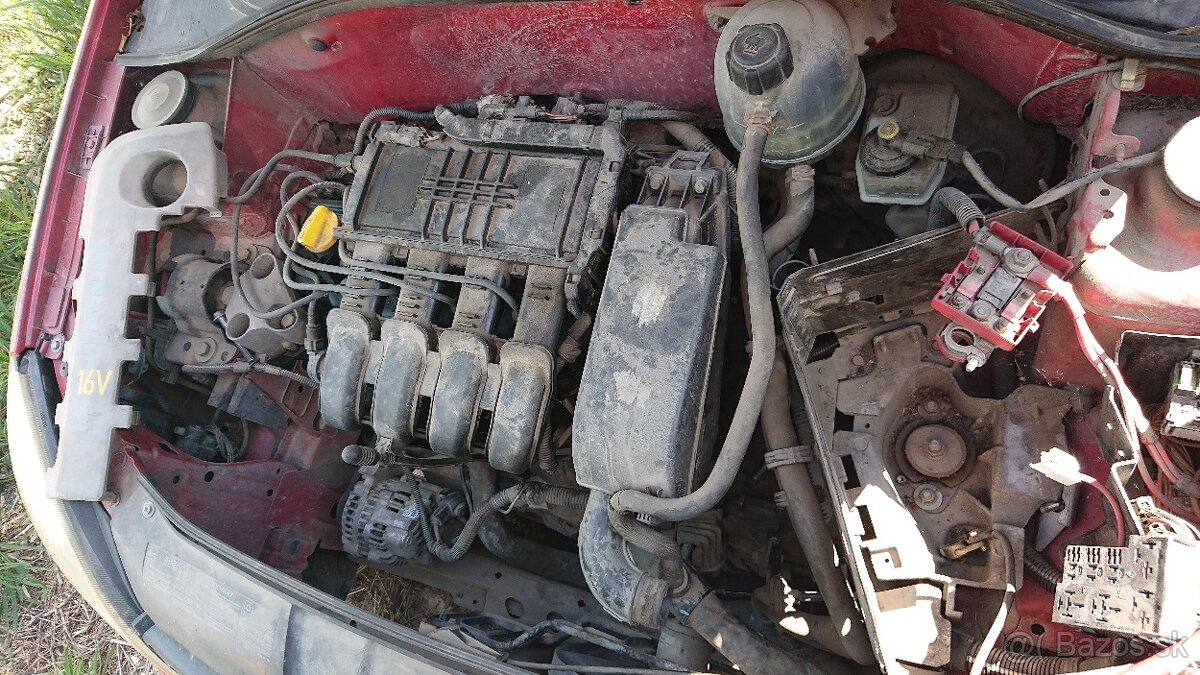 Lacno rozpredám Renault Clio II 2001-2008 na náhradné diely - 7