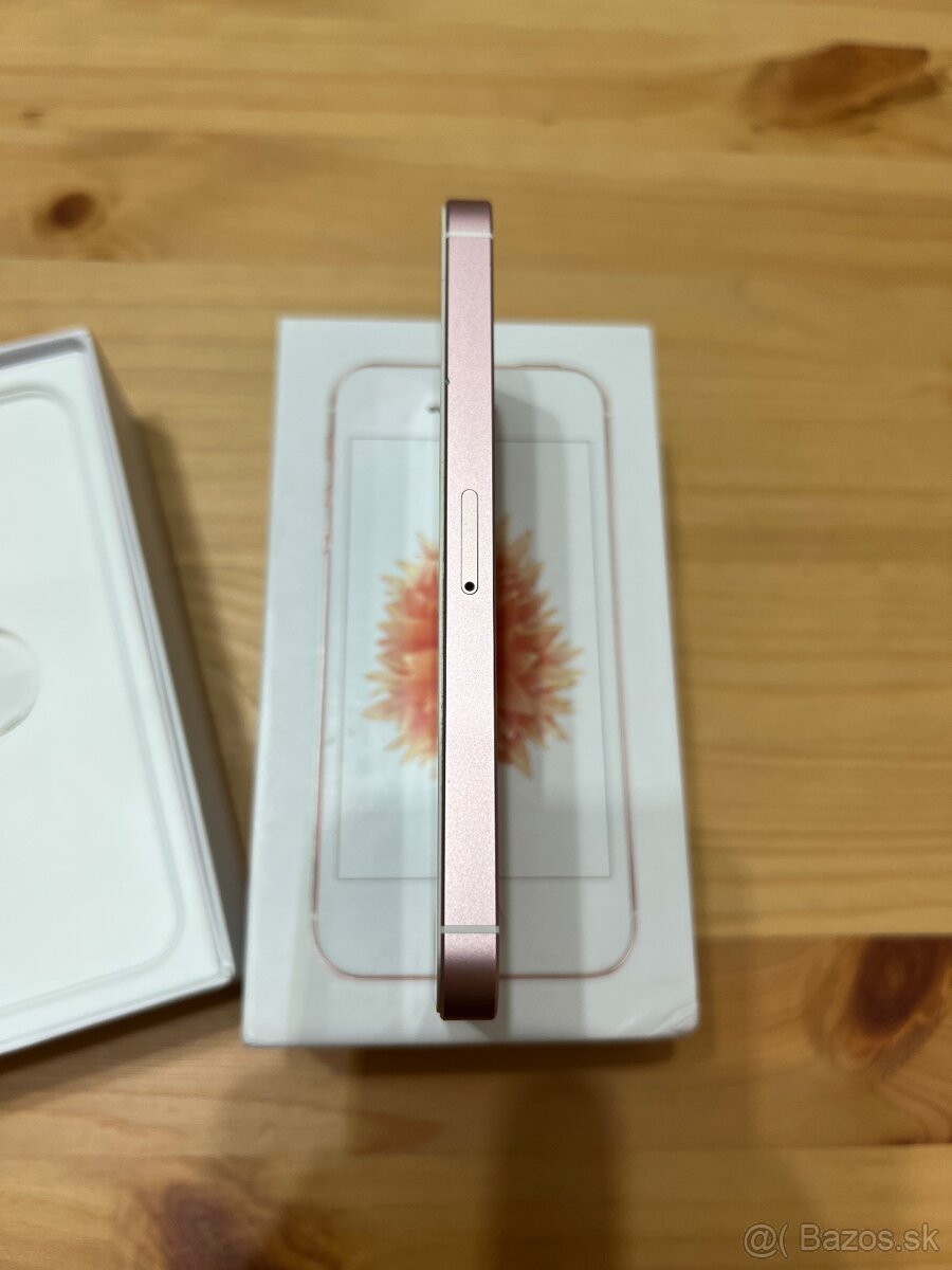 Apple iPhone SE 2016 32GB Rose Gold - 7