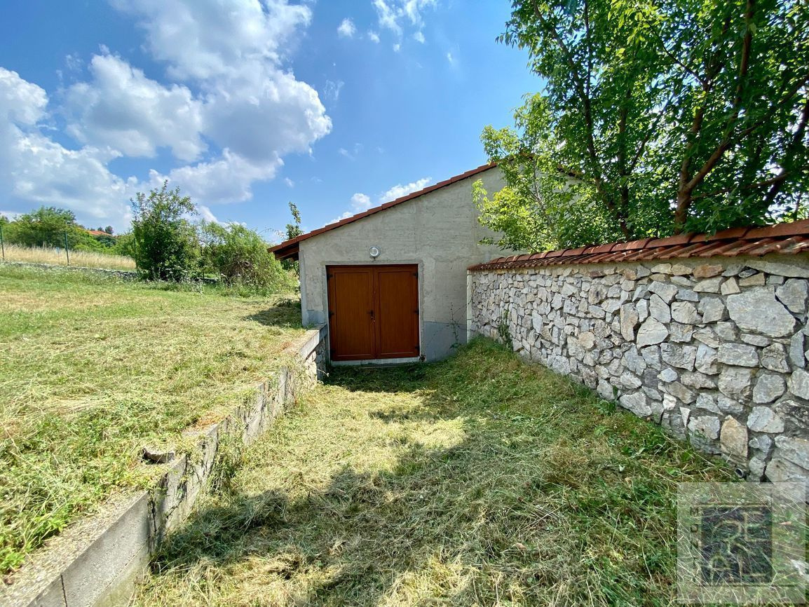 NA PREDAJ STAVEBNÝ POZEMOK NITRA - ZOBOR, HORNOZOBORSKÁ UL. - 7