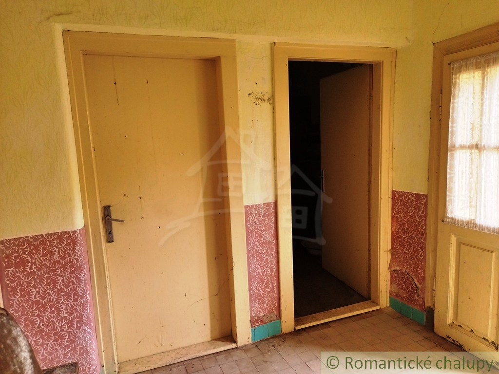 0,5ha usadlosť pod Banskou Štiavnicou, na brehu potôčika - 7