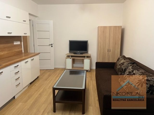 na prenájom zrekonštr. 2 izb. byt, KADNÁROVA ul. - 7