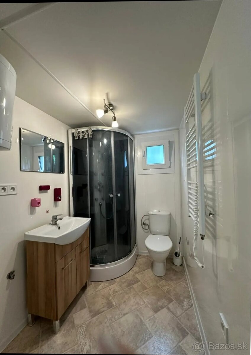 Záhrada s mobilným domom - 7