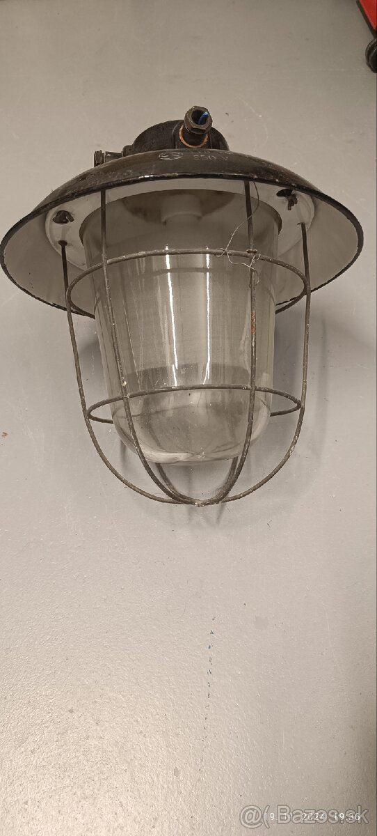 Predam strare priemyslene lampy na 240V - 7