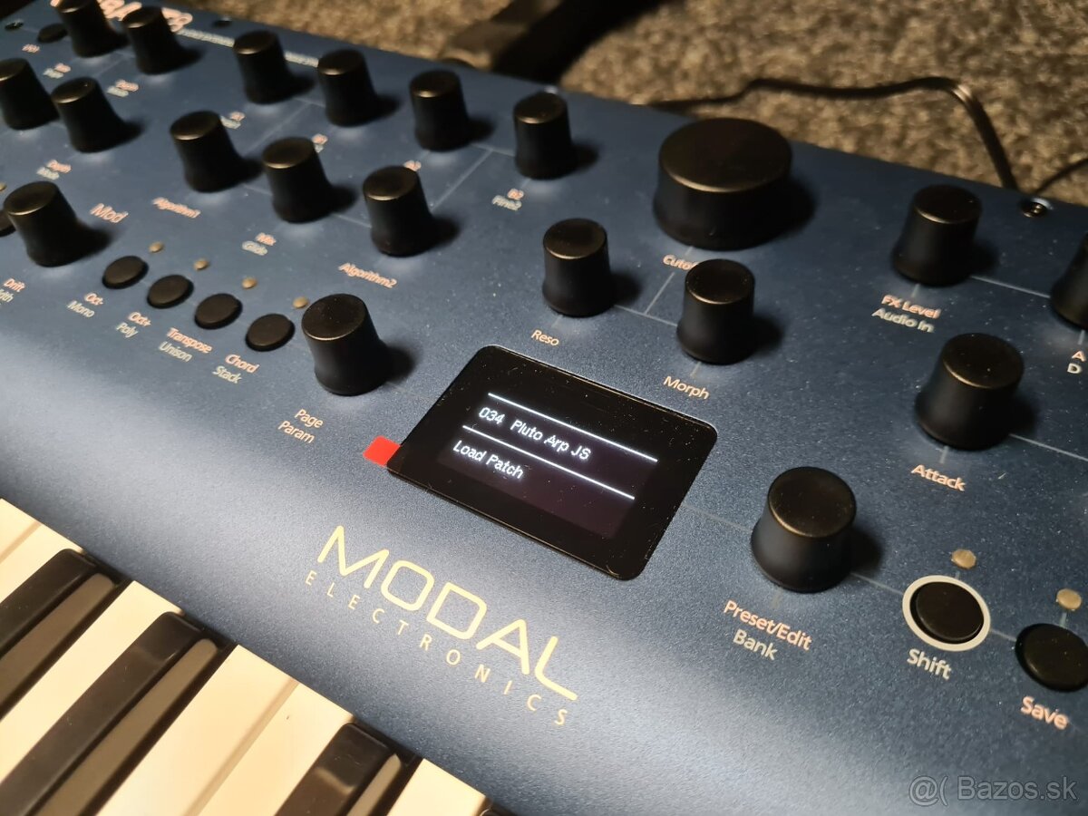Modal Cobalt 8 + case THON - 7