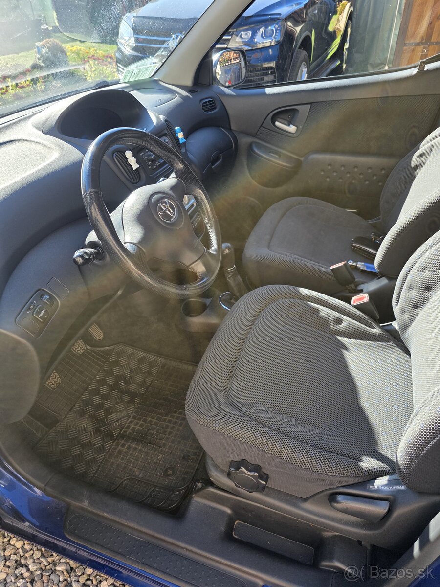 Toyota yaris verso - 7