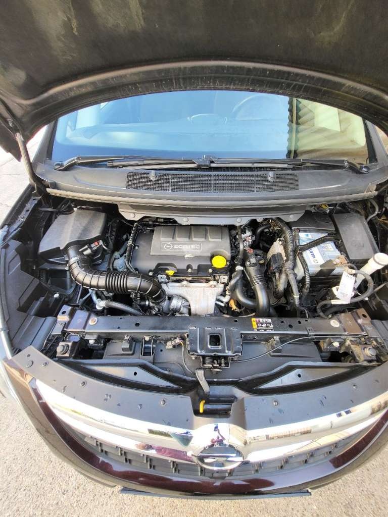 Opel Zafira Tourer 1.4i , 1.6i 103 kw r.2015 7 miestna - 7