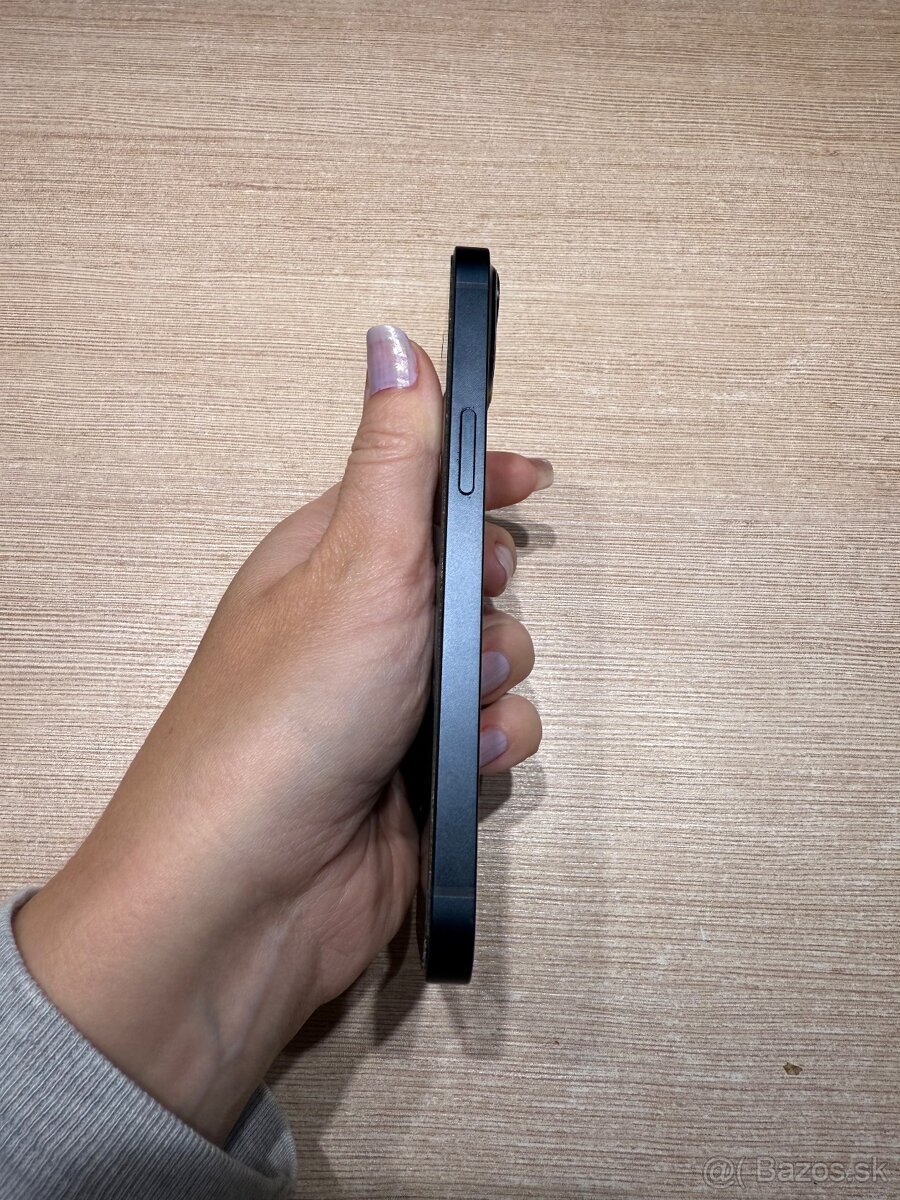 iPhone 13, 128 GB + Apple watch 4 - 7