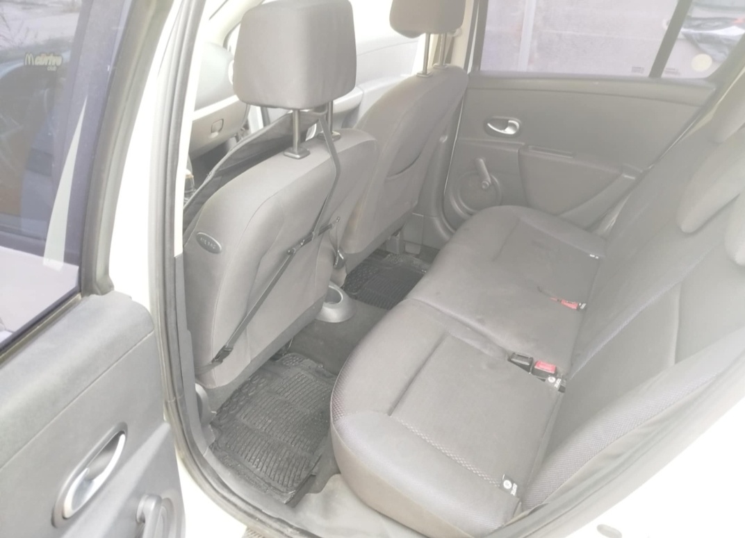 Renault Clio 3 1.5DCI 50KW NOVÁ STK A EK - 7