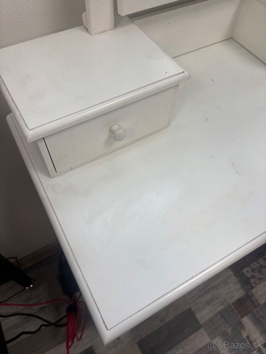 Kozmetický stolík - 7