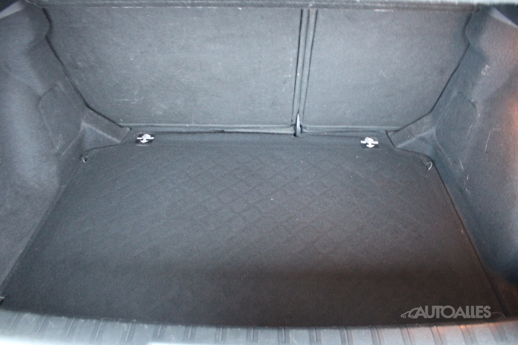 Peugeot 308 1,2 i PURETECH 96 kW STYLE - 7