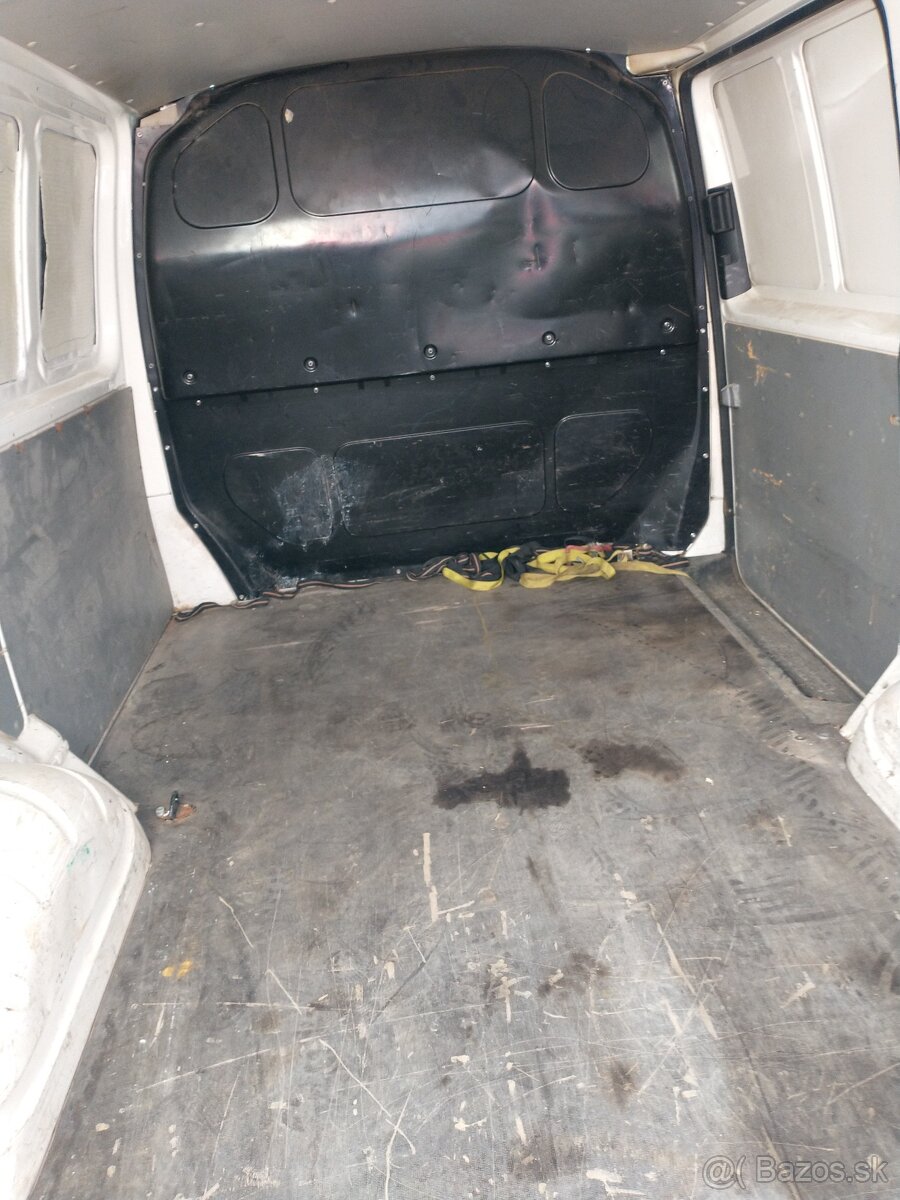 VW Transporter, r.v. 7/2011,62kW 2.0 TDI, - 7