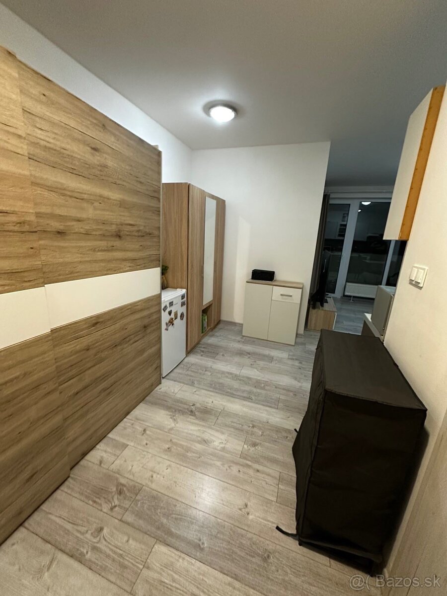 Dám do prenájmu 1.5 izbový byt komplet zariadený s balkónom - 7