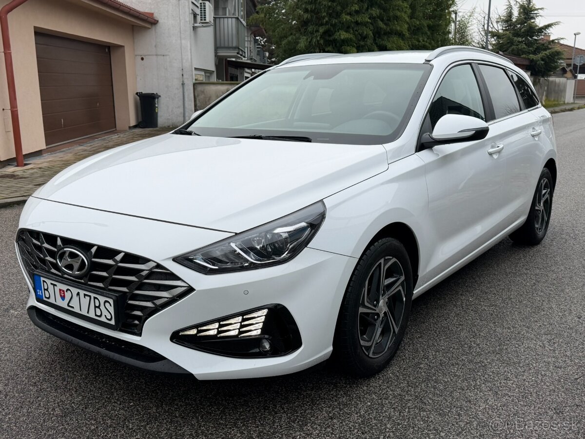 Hyundai i30 CW 1.0 T-GDi Family. Slovenské, odpočet DPH - 7