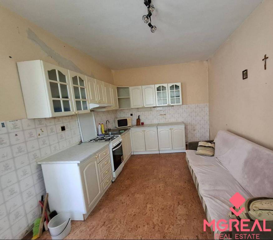 Rodinný dom s veľkým pozemkom - Kamanová - 7