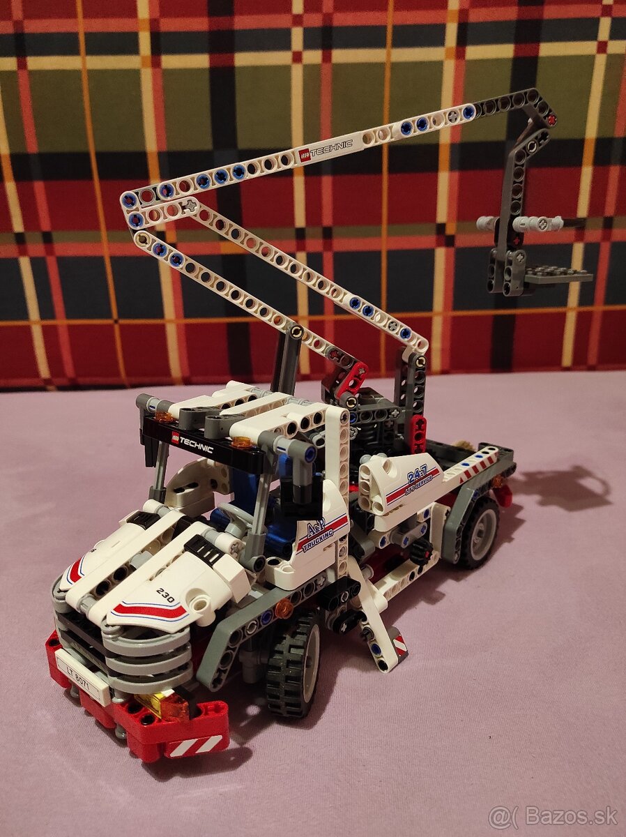 Lego Technic 8071 Bucket Truck - 7
