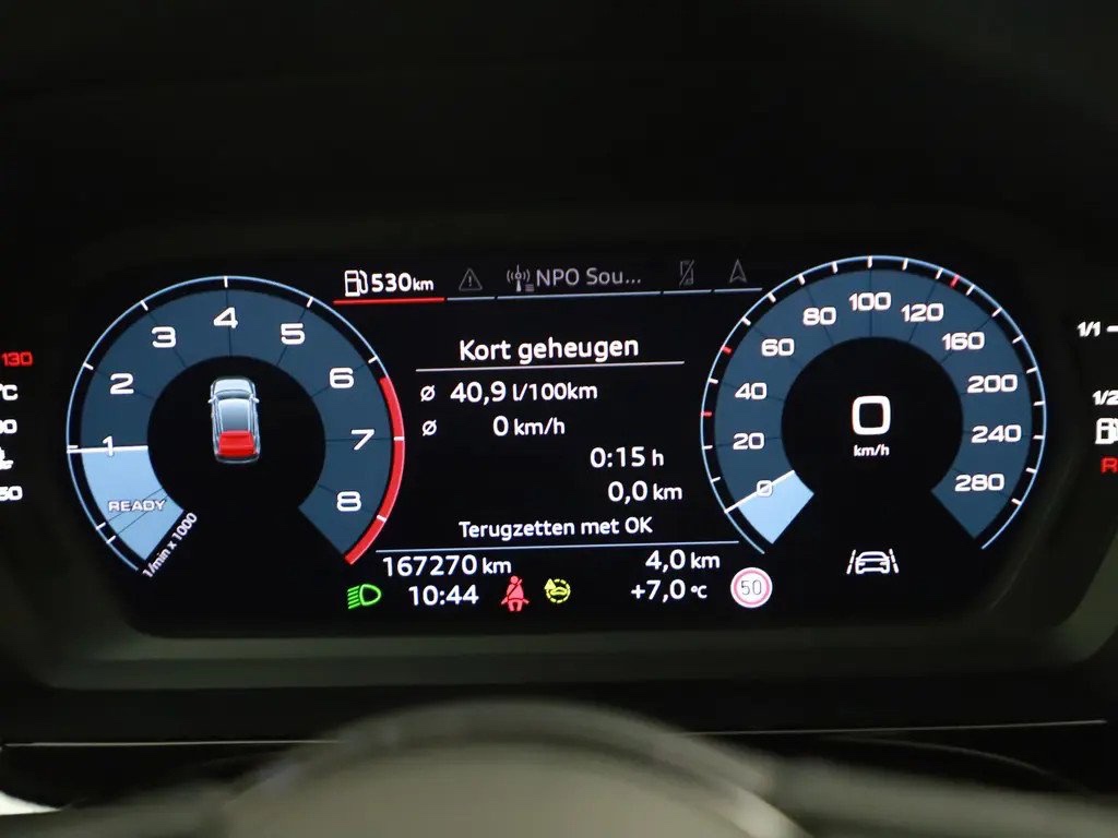 Audi A3 30 TFSI Business - Benzín - Ručná - 110 hp - 7