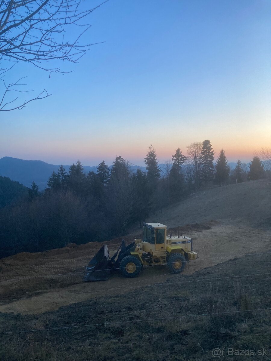 Predám nakladač volvo - 7