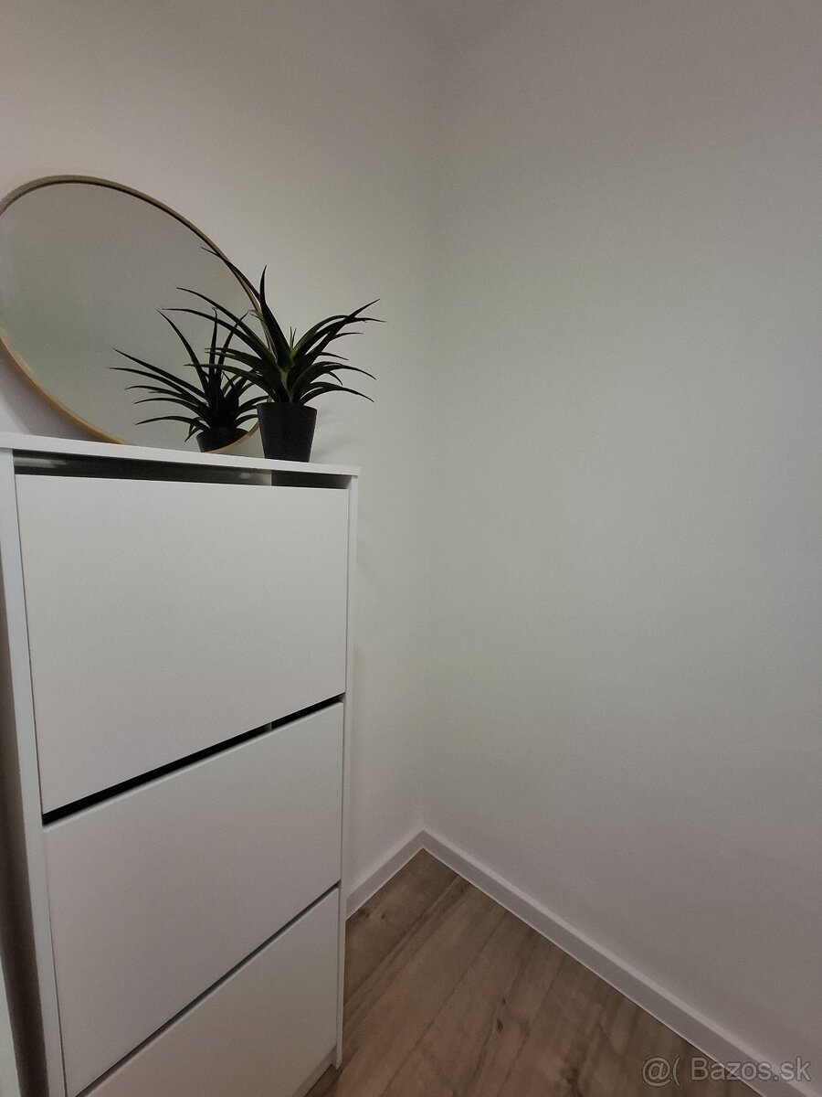 Slnečný 2-izbový byt v centre mesta Levice - 7