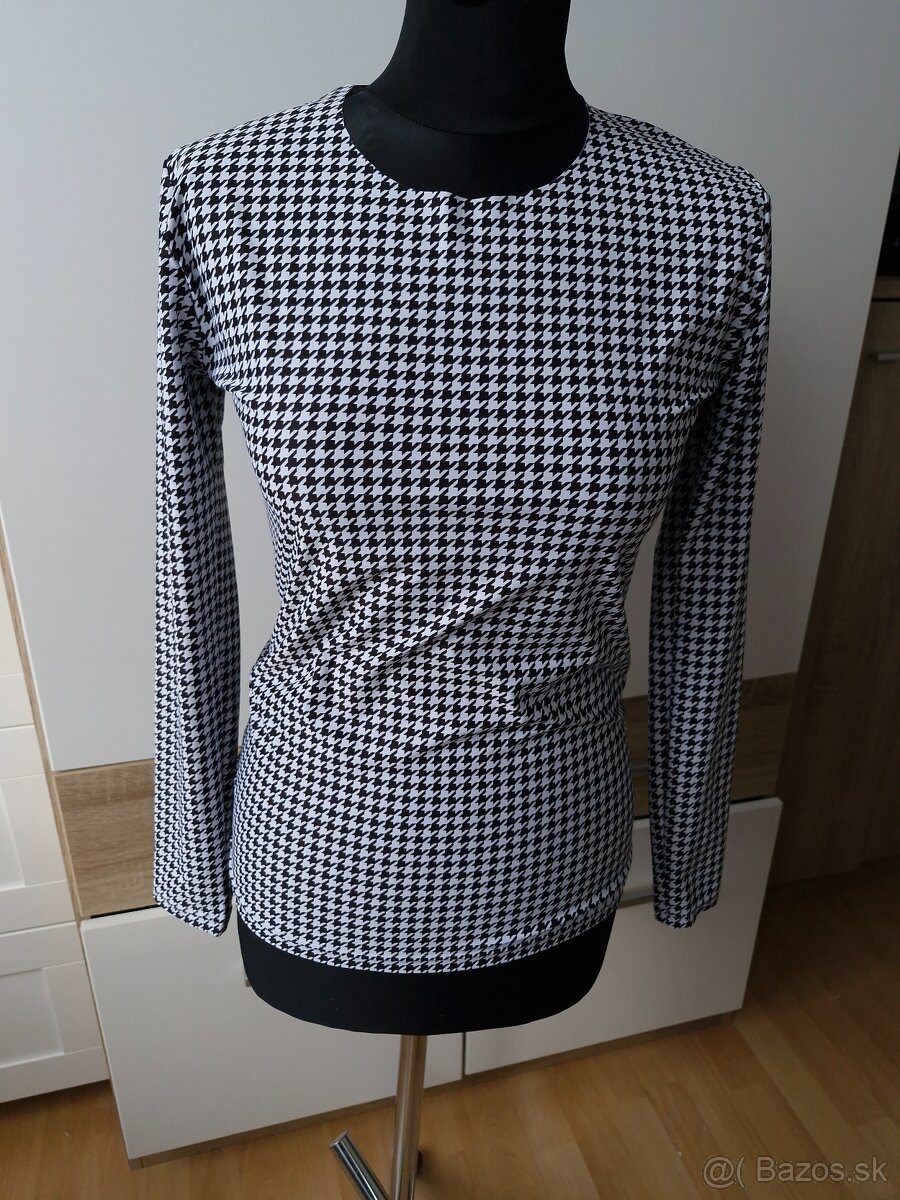 Rozne oblecko- nohavice, tricka, saty a ine - 7