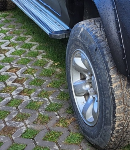 Predám havarovane Mitsubisi L200 - 7