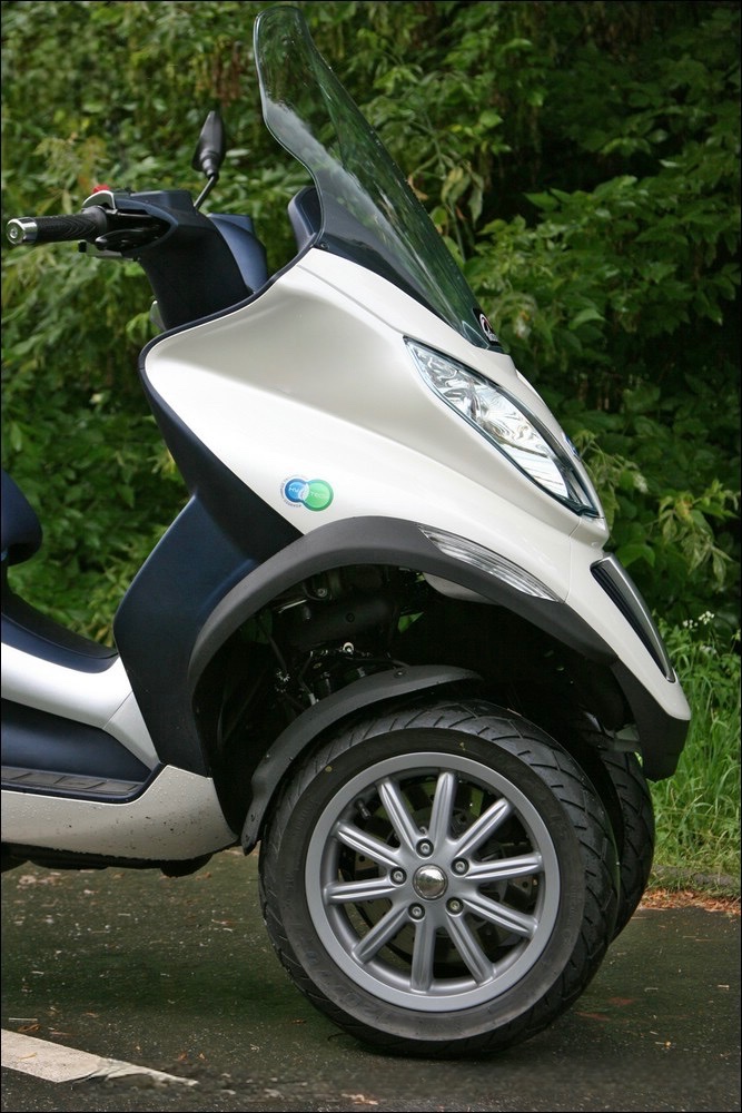 Piaggio MP3 300ie HYBRID - vodičak “B” - 7