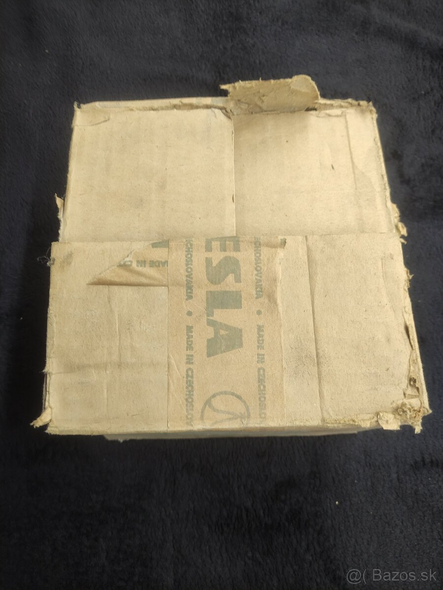 Kondenzátor Tesla TC 937 a - 1000uf - 50V - 7