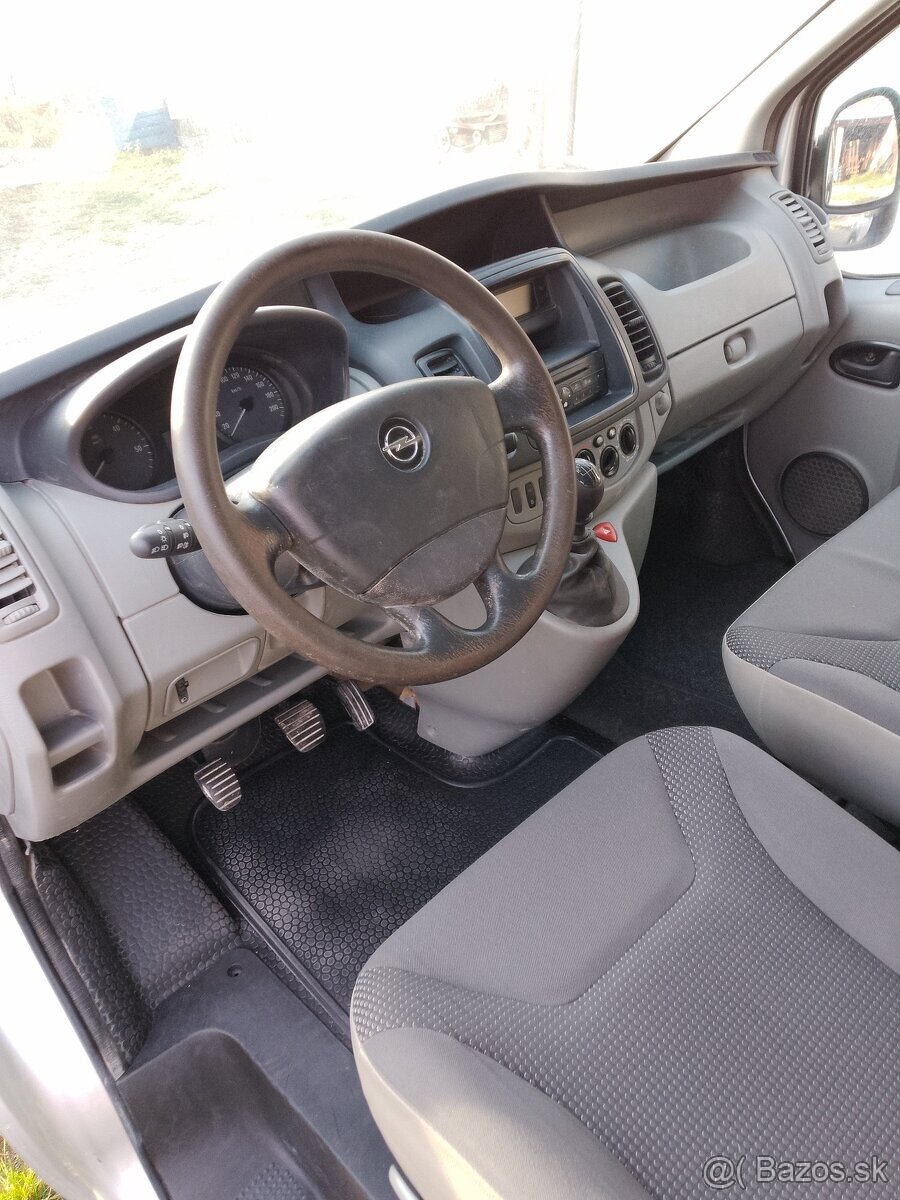 Opel vivaro long 2,0dci - 7