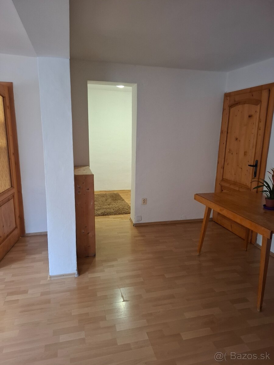 Prenájom bytu v RD - 7