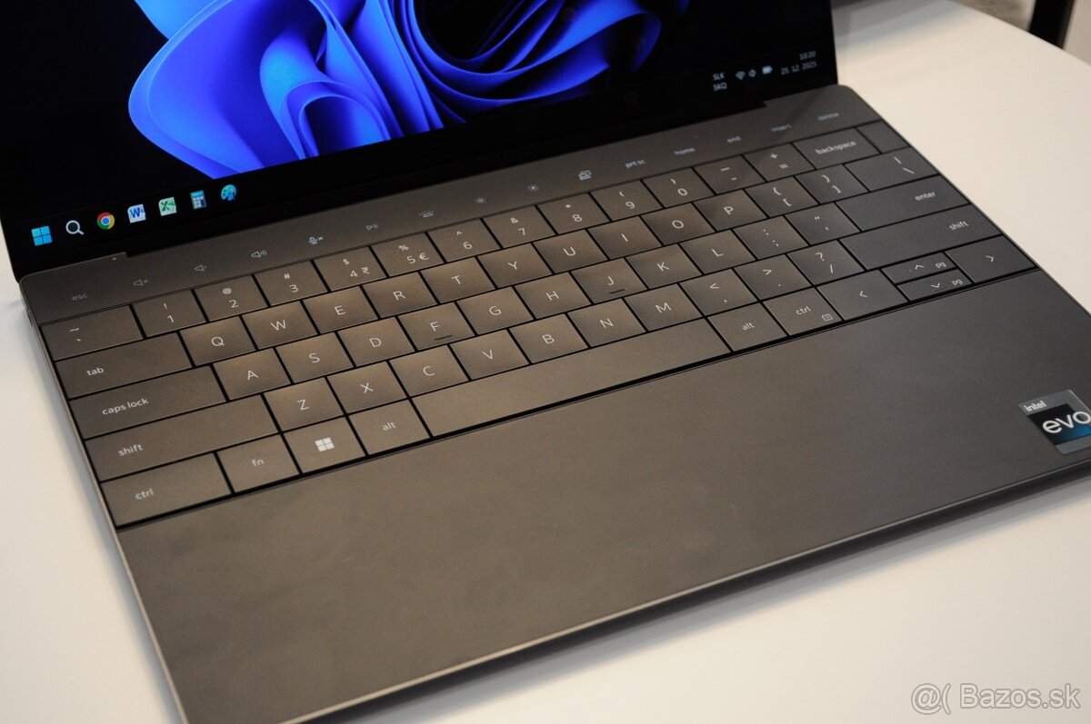 DELL XPS 13 PLUS ( 9320 ) - TOP STAV AKO NOVÝ - ULTRA TENKÝ - 7