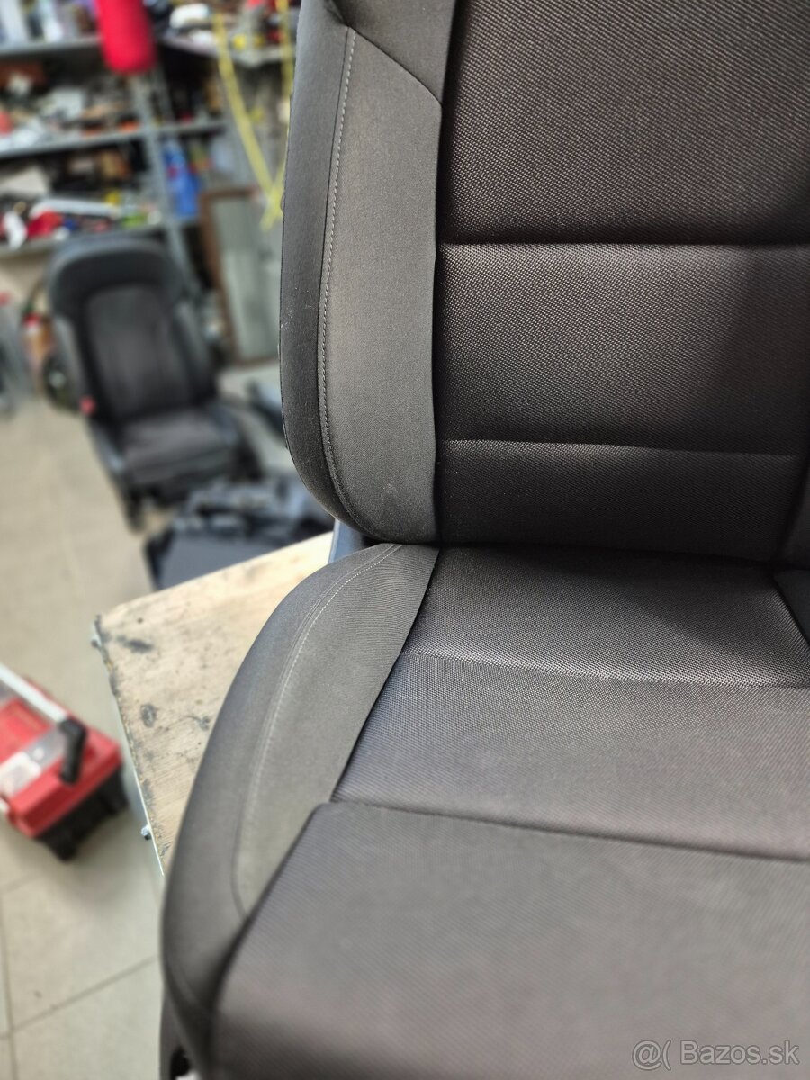 Predám sedačky sedadla audi q5 - 7