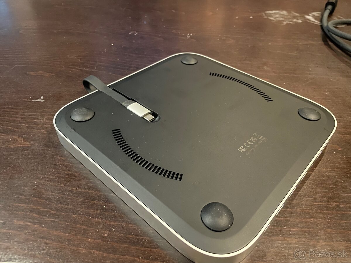 Mac studio M4 max a studio display + satechi usb c hub - 7