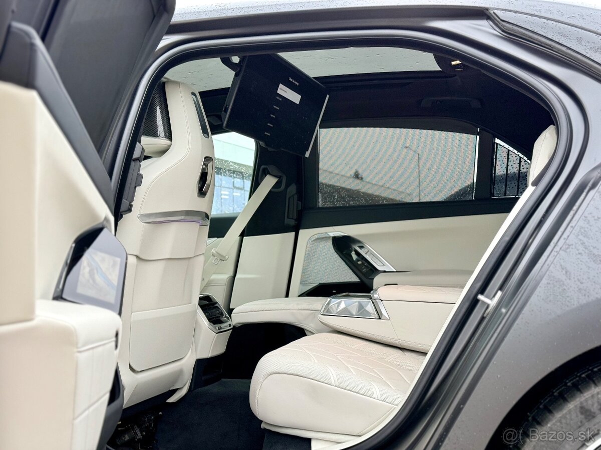 Ihneď k odberu-BMW 740d xDrive, 2024, 15000km, full výbava - 7